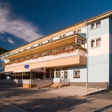 Отель Anton Тепличка-над-Вагом